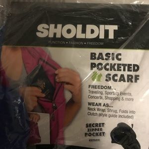 SholdIt basic pocketed scarf with hidden zipper